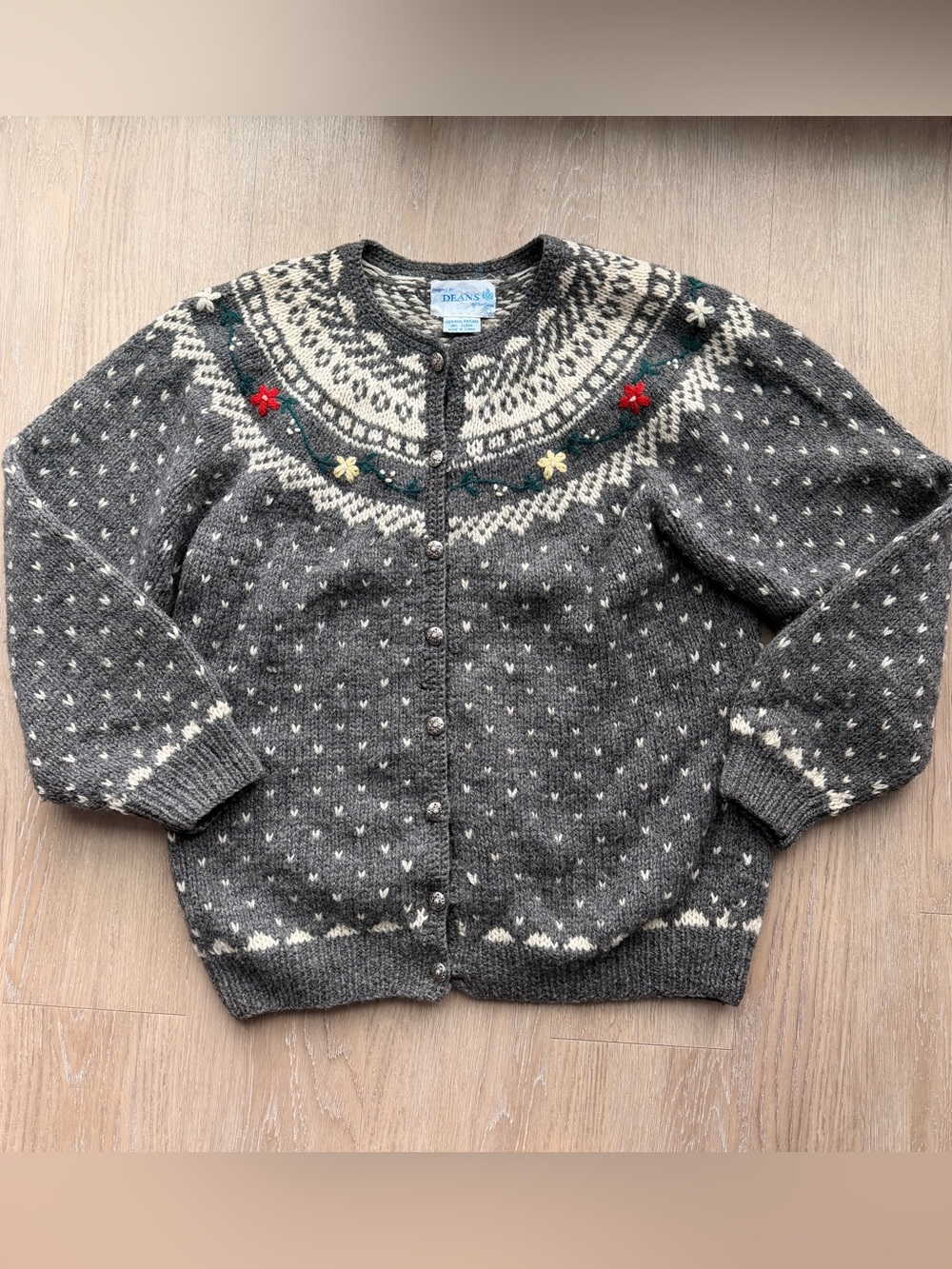 Vintage Deans of Scotland Shetland wool gray button up cardigan